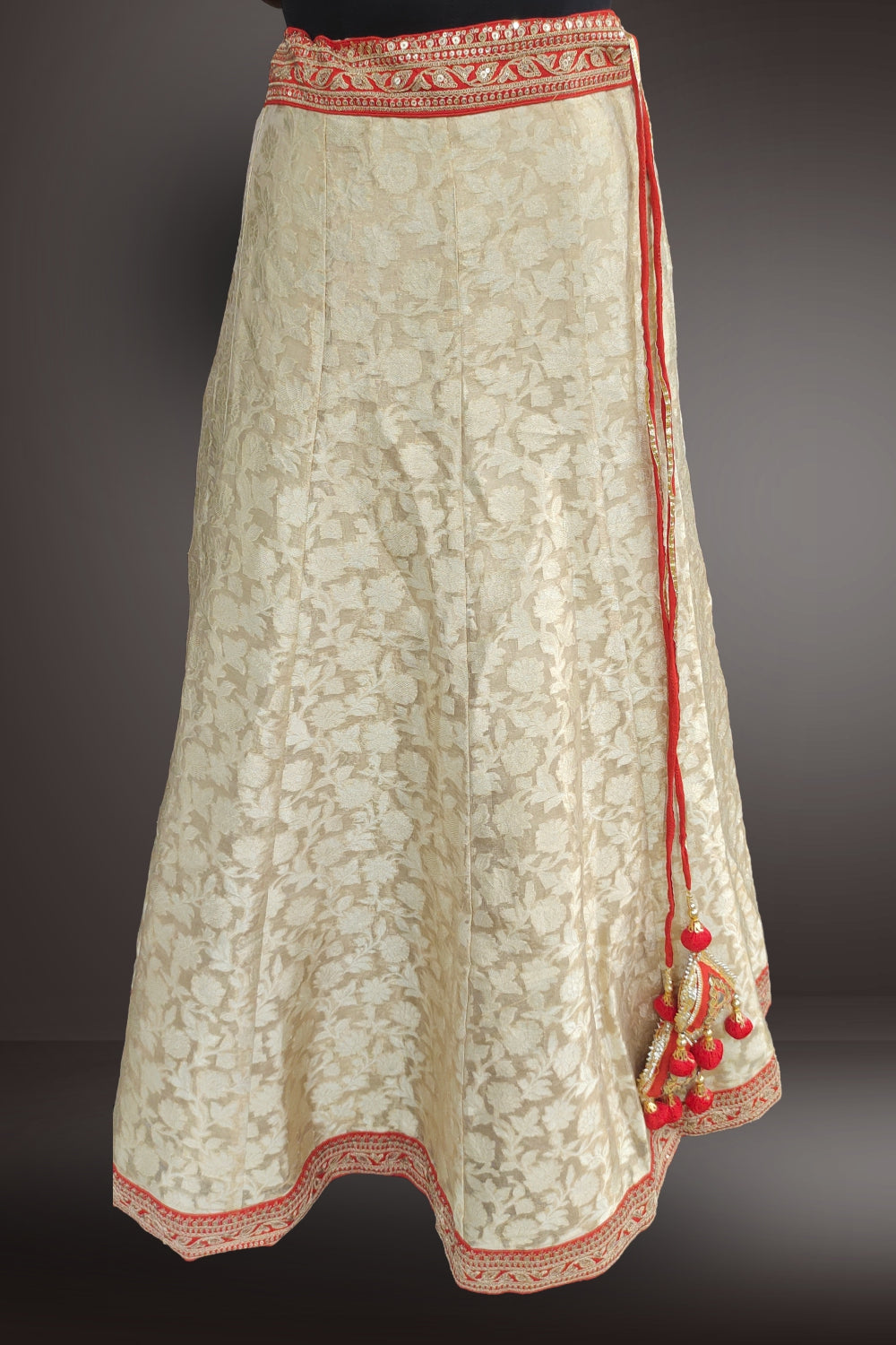 Golden Zari Weaving Lehenga with Bhandani Printed dupatta